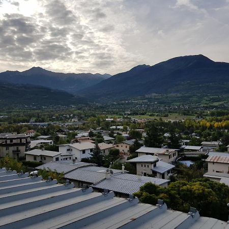 Appartement plan d'eau vue panoramique Embrun Extérieur photo