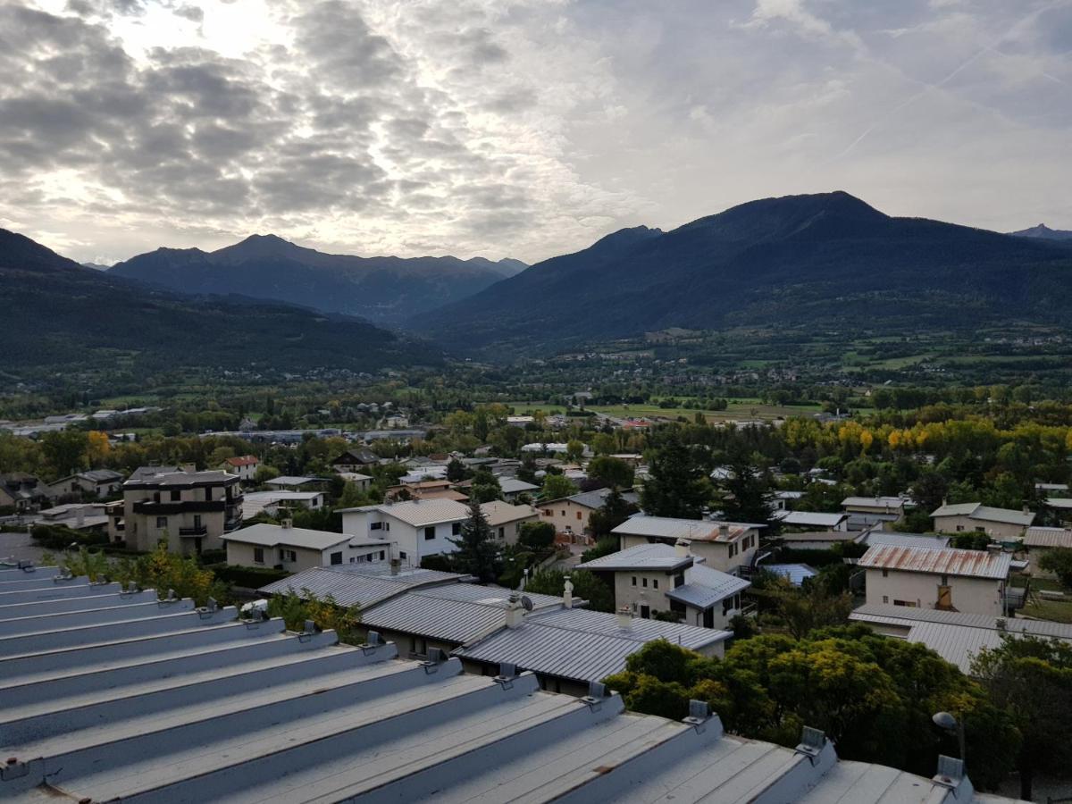 Appartement plan d'eau vue panoramique Embrun Extérieur photo
