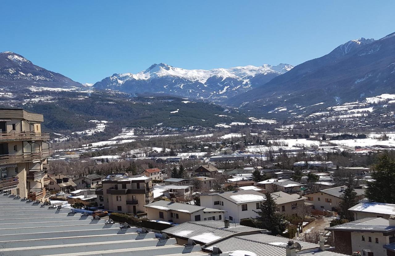 Appartement plan d'eau vue panoramique Embrun Extérieur photo